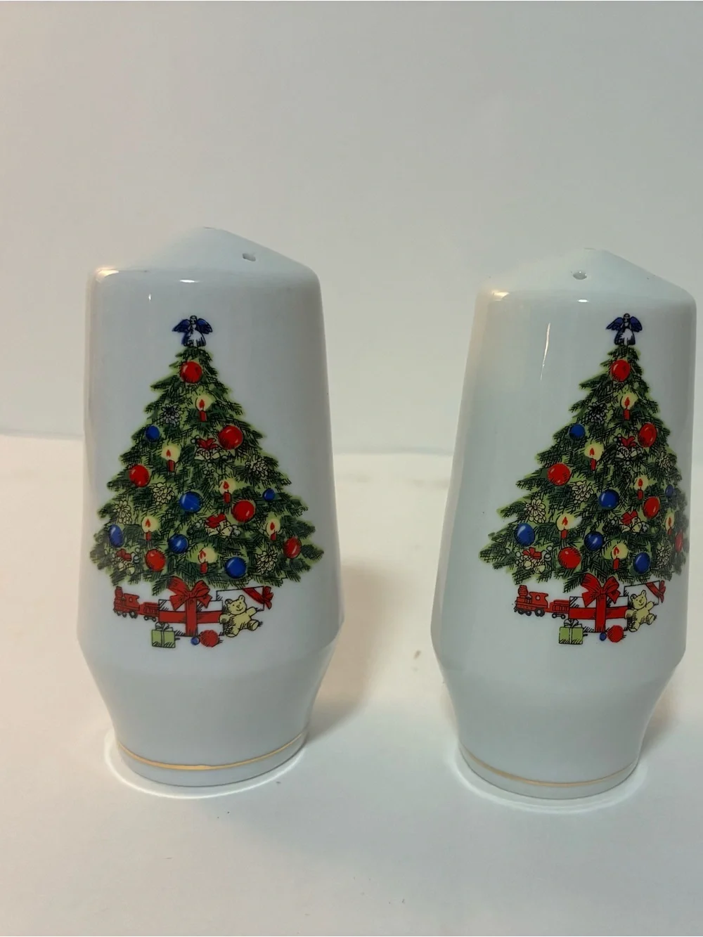 Unbranded White Ceramic Christmas Tree Salt & Pepper Shaker Set